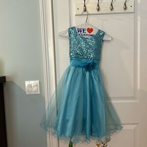 Never worn size 160 (14/16) formal Girl’s dress